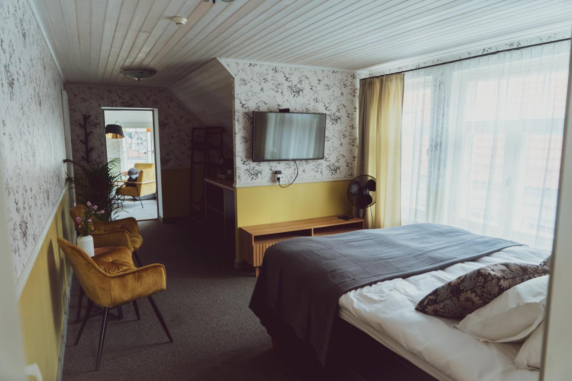 Vanalinna Hotel Kuressaare Exteriör bild