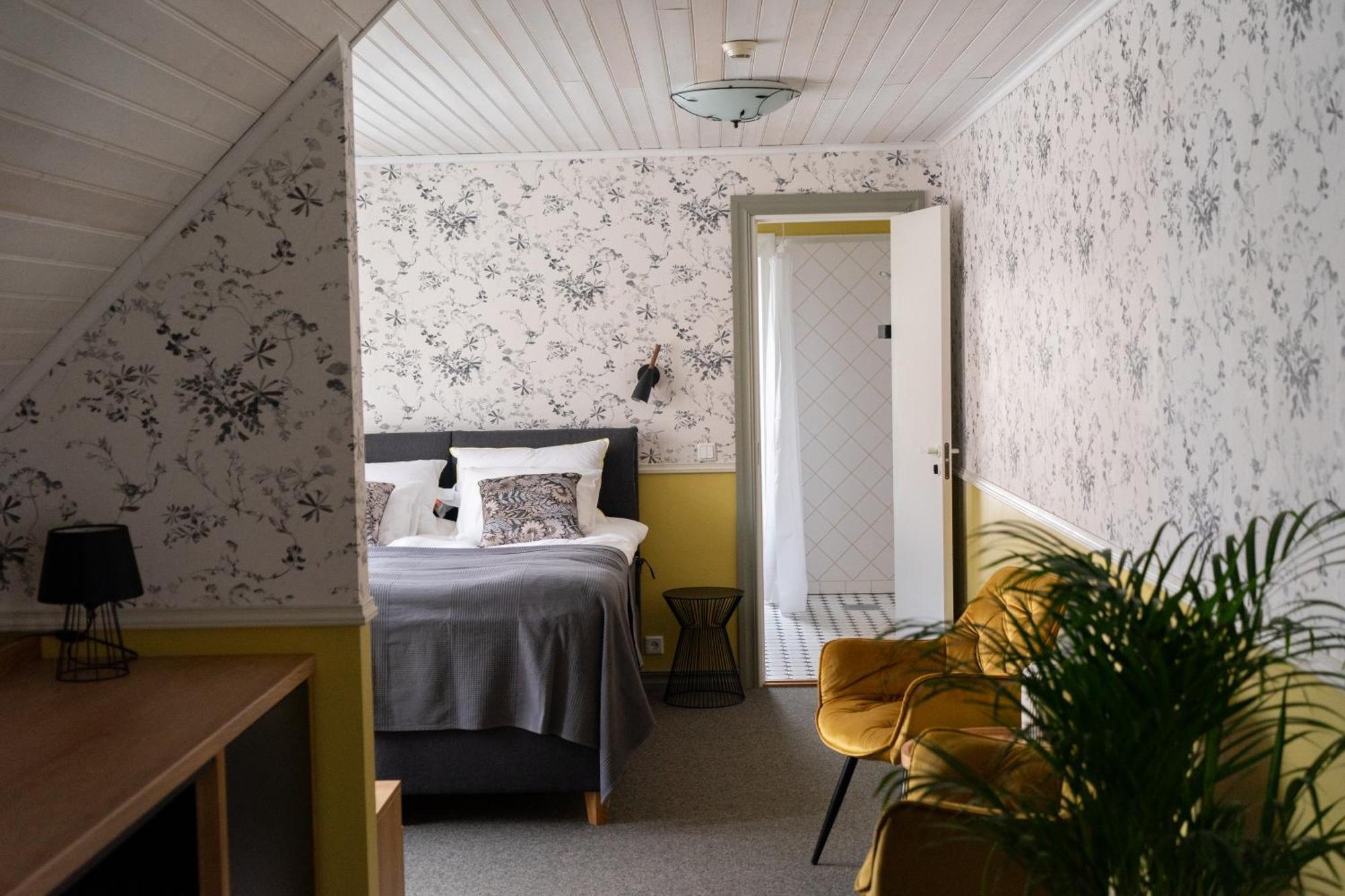Vanalinna Hotel Kuressaare Exteriör bild