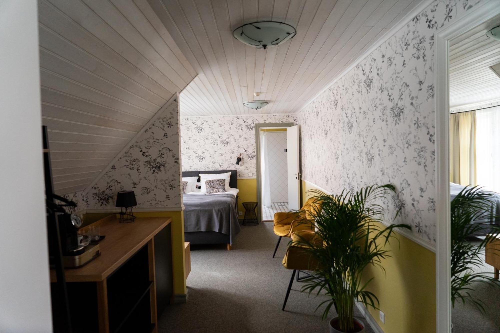 Vanalinna Hotel Kuressaare Exteriör bild