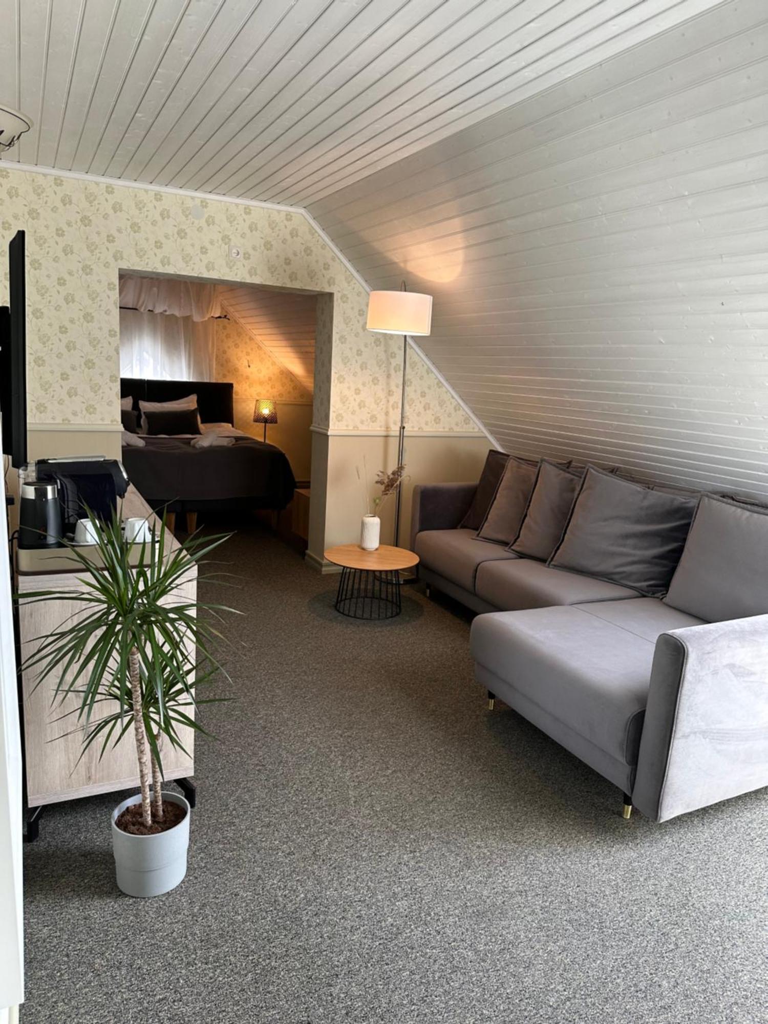 Vanalinna Hotel Kuressaare Exteriör bild