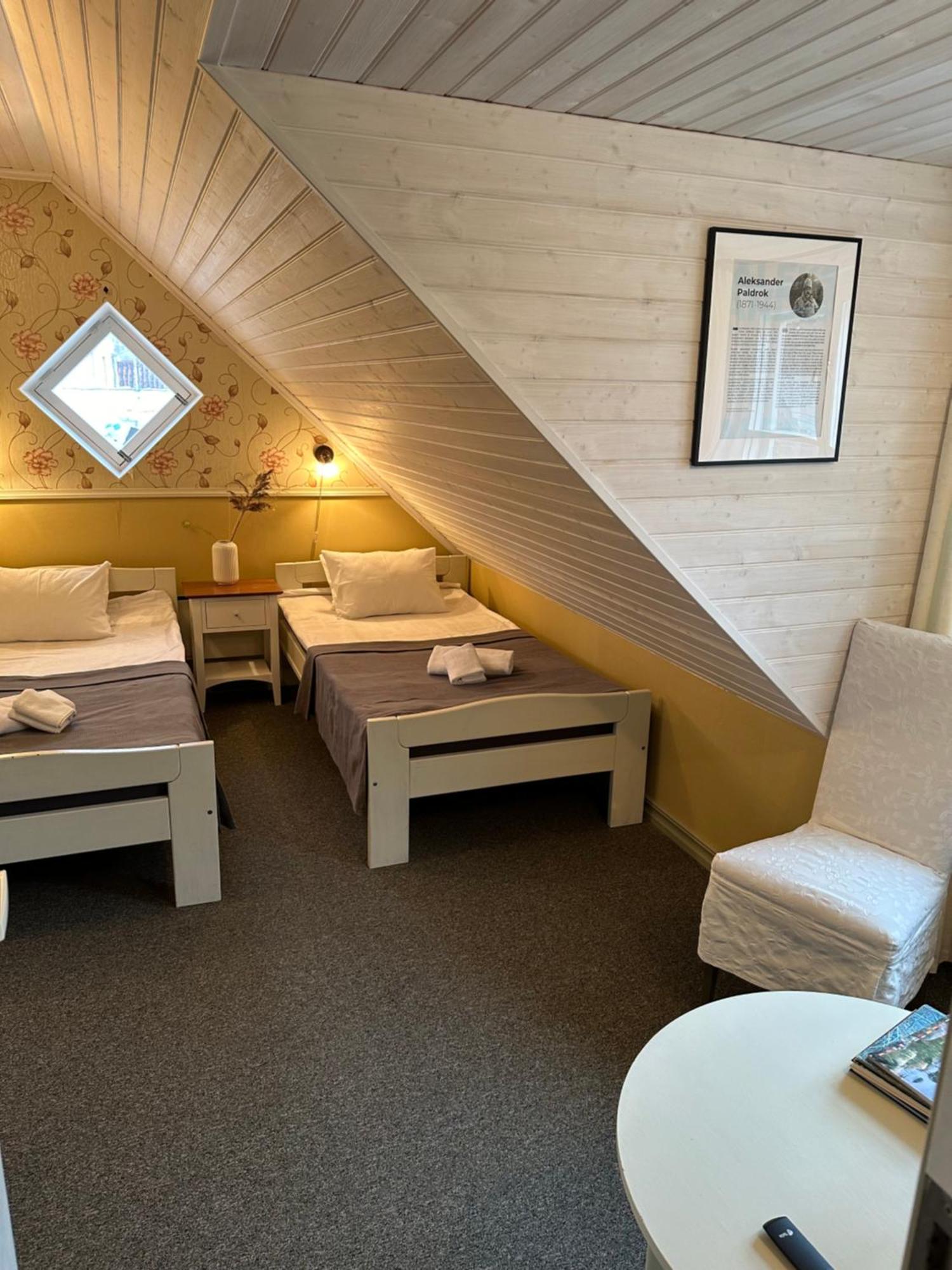 Vanalinna Hotel Kuressaare Exteriör bild