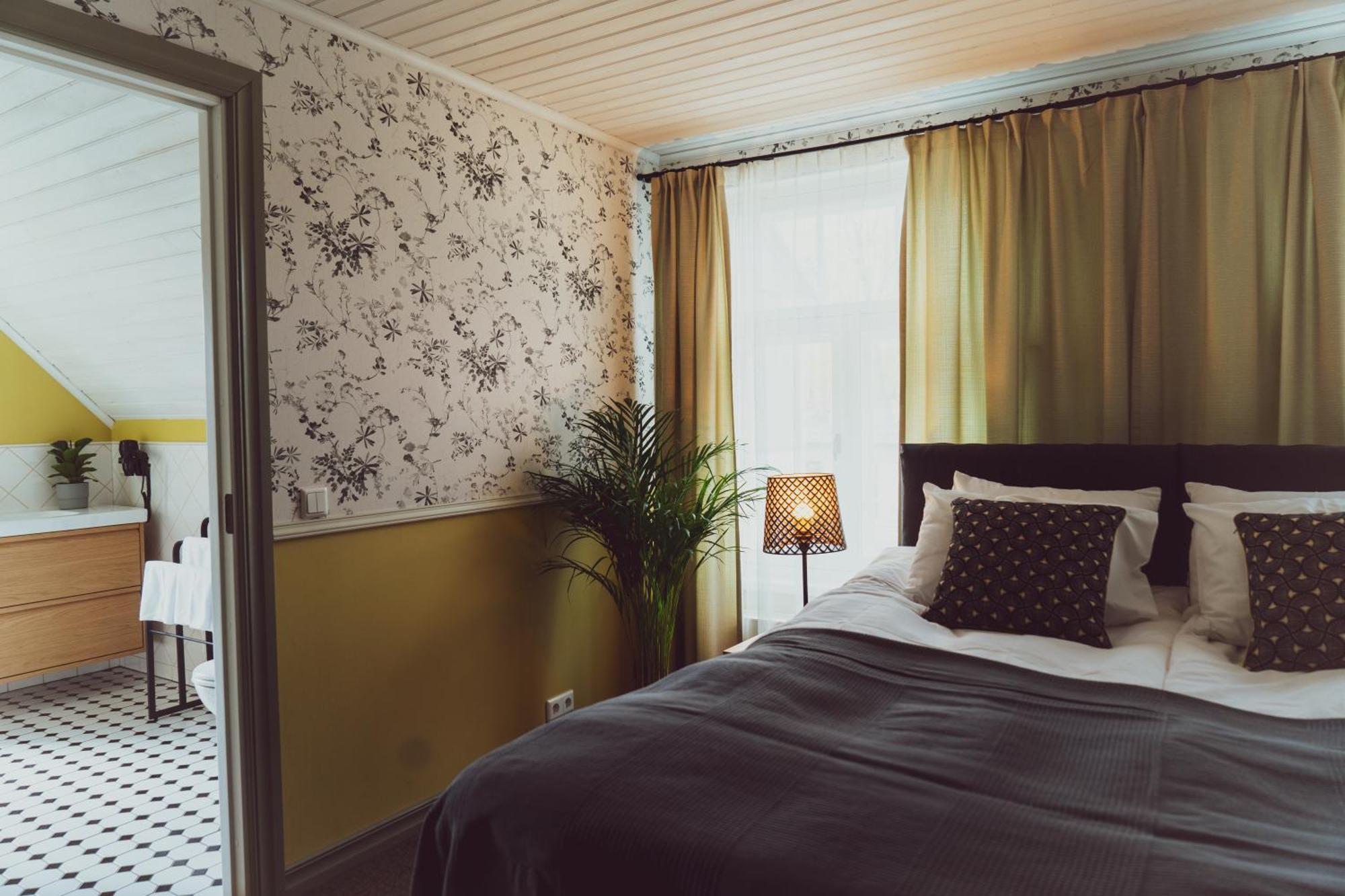 Vanalinna Hotel Kuressaare Exteriör bild
